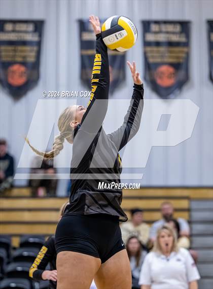 Thumbnail 2 in Salem vs Quitman (Salem Volleyball Tournament) photogallery.