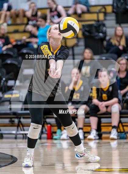Thumbnail 2 in Salem vs Quitman (Salem Volleyball Tournament) photogallery.