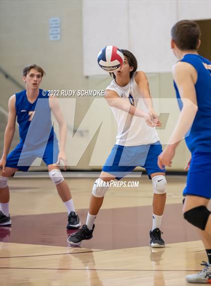 Thumbnail 2 in Grossmont vs. Morse (CIF SDS D2 Chmpionship) photogallery.