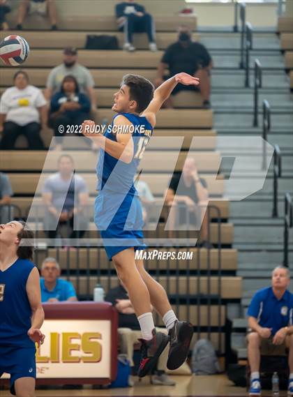 Thumbnail 1 in Grossmont vs. Morse (CIF SDS D2 Chmpionship) photogallery.