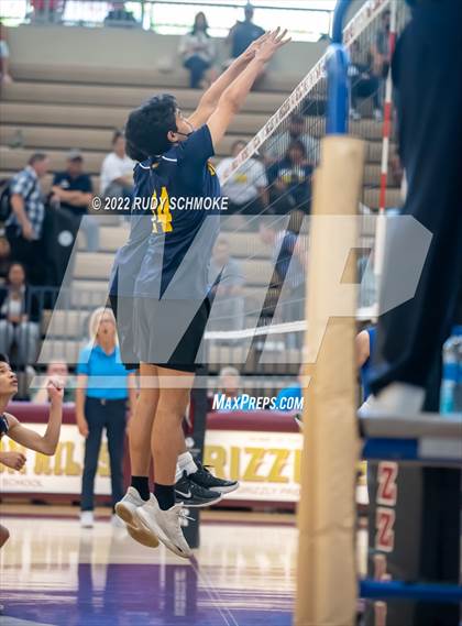 Thumbnail 2 in Grossmont vs. Morse (CIF SDS D2 Chmpionship) photogallery.