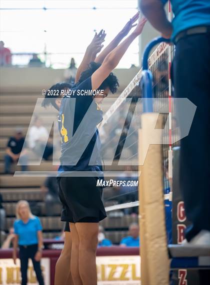 Thumbnail 3 in Grossmont vs. Morse (CIF SDS D2 Chmpionship) photogallery.