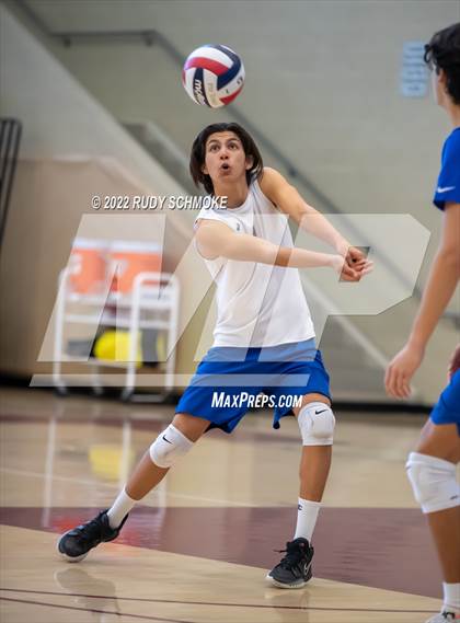 Thumbnail 1 in Grossmont vs. Morse (CIF SDS D2 Chmpionship) photogallery.