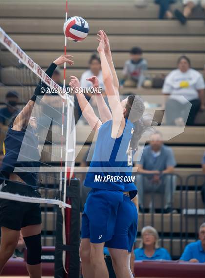 Thumbnail 1 in Grossmont vs. Morse (CIF SDS D2 Chmpionship) photogallery.