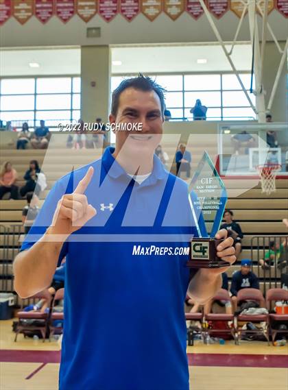 Thumbnail 2 in Grossmont vs. Morse (CIF SDS D2 Chmpionship) photogallery.