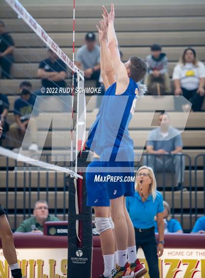 Thumbnail 2 in Grossmont vs. Morse (CIF SDS D2 Chmpionship) photogallery.