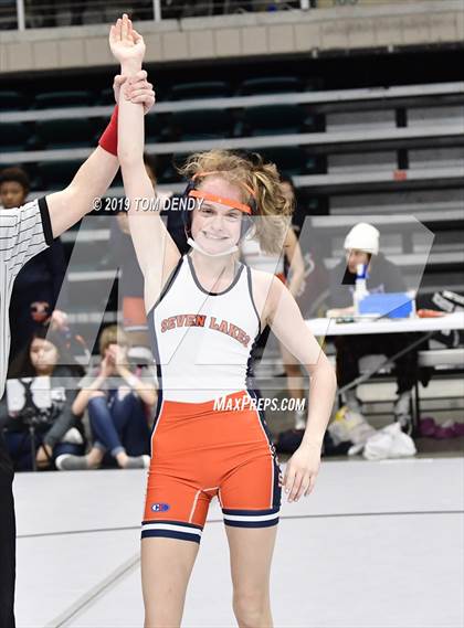 Thumbnail 2 in UIL 6A District 9 Championships photogallery.
