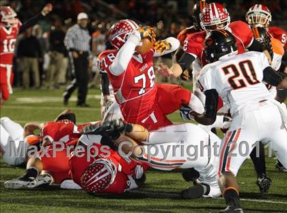 Thumbnail 1 in Van vs. Gilmer (3A Region 2 Area Playoffs) photogallery.