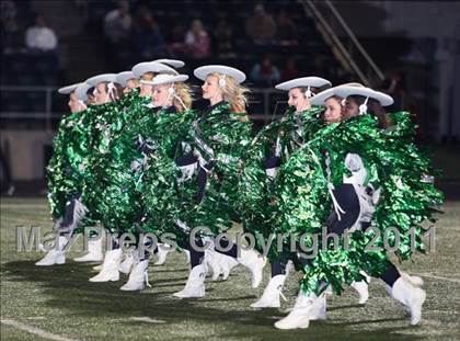 Thumbnail 3 in Van vs. Gilmer (3A Region 2 Area Playoffs) photogallery.