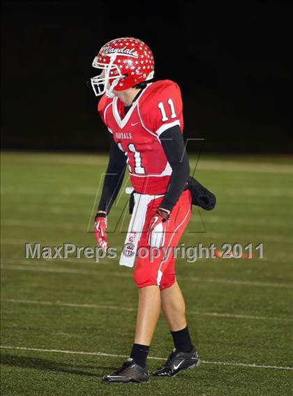Thumbnail 1 in Van vs. Gilmer (3A Region 2 Area Playoffs) photogallery.