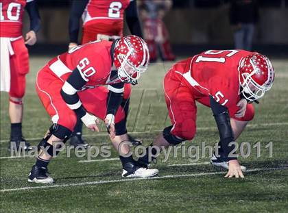 Thumbnail 1 in Van vs. Gilmer (3A Region 2 Area Playoffs) photogallery.