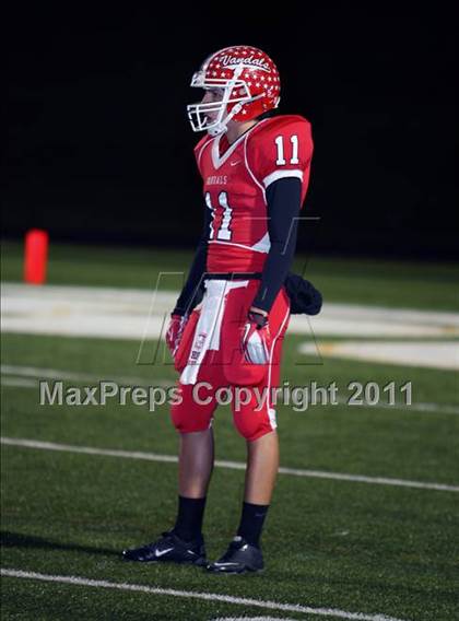Thumbnail 3 in Van vs. Gilmer (3A Region 2 Area Playoffs) photogallery.