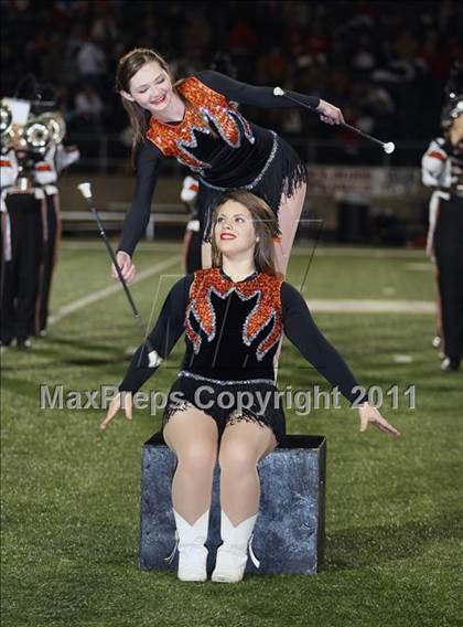 Thumbnail 3 in Van vs. Gilmer (3A Region 2 Area Playoffs) photogallery.