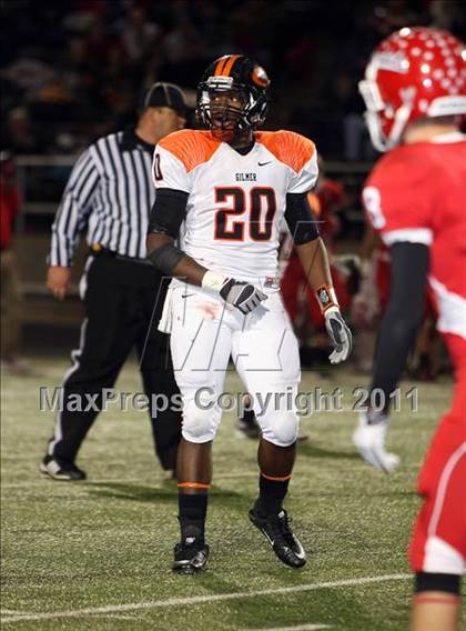 Thumbnail 2 in Van vs. Gilmer (3A Region 2 Area Playoffs) photogallery.