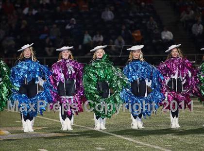 Thumbnail 2 in Van vs. Gilmer (3A Region 2 Area Playoffs) photogallery.