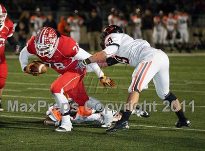 Thumbnail 3 in Van vs. Gilmer (3A Region 2 Area Playoffs) photogallery.