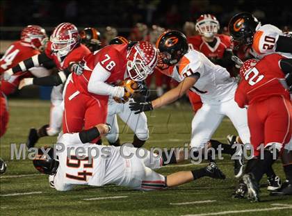 Thumbnail 1 in Van vs. Gilmer (3A Region 2 Area Playoffs) photogallery.
