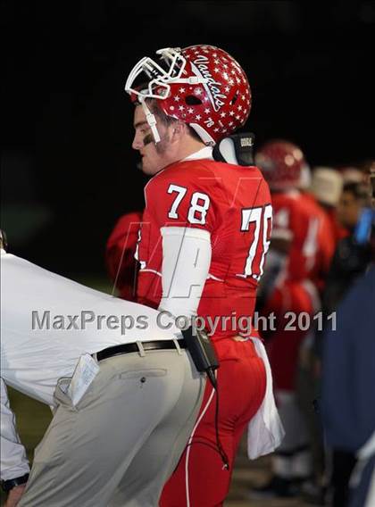 Thumbnail 1 in Van vs. Gilmer (3A Region 2 Area Playoffs) photogallery.