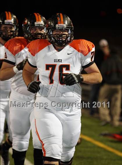 Thumbnail 2 in Van vs. Gilmer (3A Region 2 Area Playoffs) photogallery.