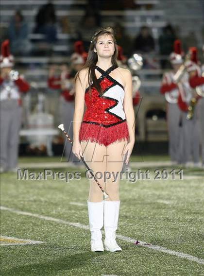 Thumbnail 2 in Van vs. Gilmer (3A Region 2 Area Playoffs) photogallery.