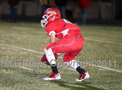 Thumbnail 3 in Van vs. Gilmer (3A Region 2 Area Playoffs) photogallery.