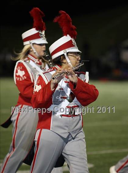 Thumbnail 3 in Van vs. Gilmer (3A Region 2 Area Playoffs) photogallery.