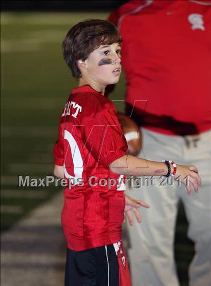 Thumbnail 2 in Van vs. Gilmer (3A Region 2 Area Playoffs) photogallery.