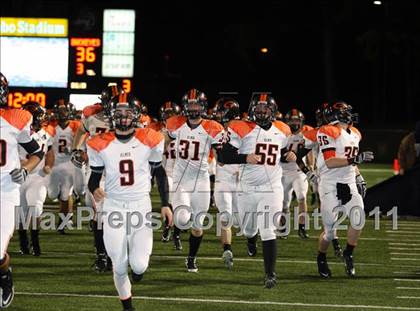 Thumbnail 1 in Van vs. Gilmer (3A Region 2 Area Playoffs) photogallery.