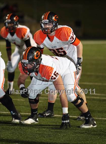 Thumbnail 3 in Van vs. Gilmer (3A Region 2 Area Playoffs) photogallery.