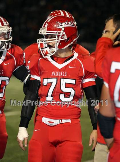 Thumbnail 3 in Van vs. Gilmer (3A Region 2 Area Playoffs) photogallery.