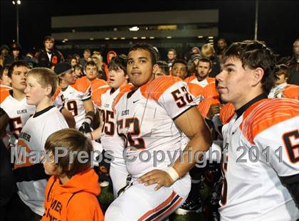 Thumbnail 3 in Van vs. Gilmer (3A Region 2 Area Playoffs) photogallery.