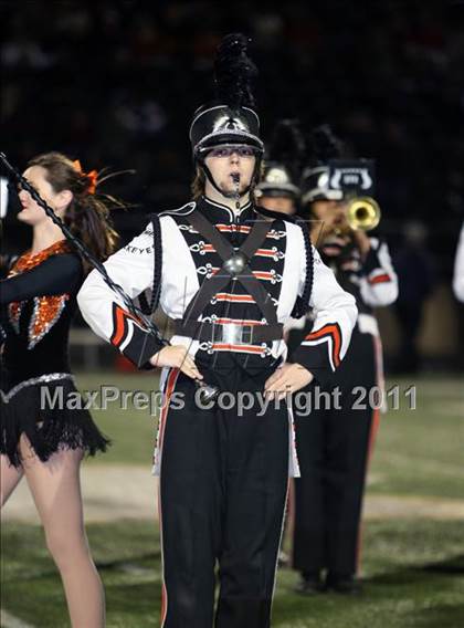 Thumbnail 1 in Van vs. Gilmer (3A Region 2 Area Playoffs) photogallery.