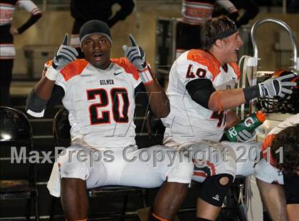 Thumbnail 2 in Van vs. Gilmer (3A Region 2 Area Playoffs) photogallery.
