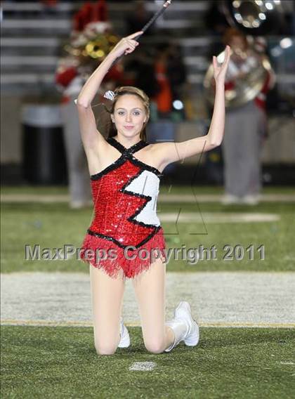 Thumbnail 2 in Van vs. Gilmer (3A Region 2 Area Playoffs) photogallery.