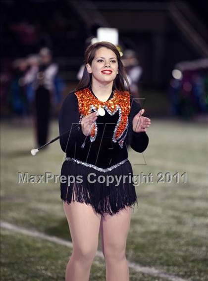 Thumbnail 3 in Van vs. Gilmer (3A Region 2 Area Playoffs) photogallery.