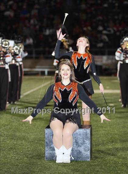 Thumbnail 2 in Van vs. Gilmer (3A Region 2 Area Playoffs) photogallery.