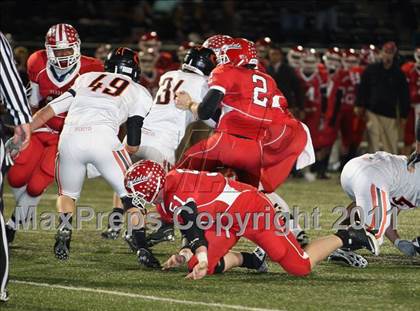 Thumbnail 3 in Van vs. Gilmer (3A Region 2 Area Playoffs) photogallery.