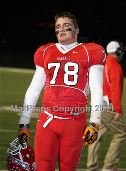 Thumbnail 2 in Van vs. Gilmer (3A Region 2 Area Playoffs) photogallery.