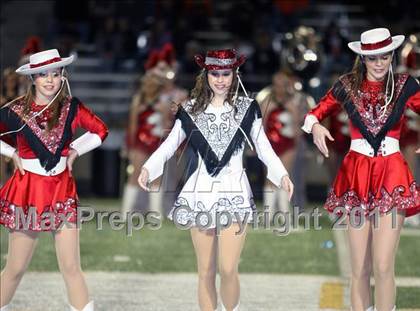Thumbnail 2 in Van vs. Gilmer (3A Region 2 Area Playoffs) photogallery.