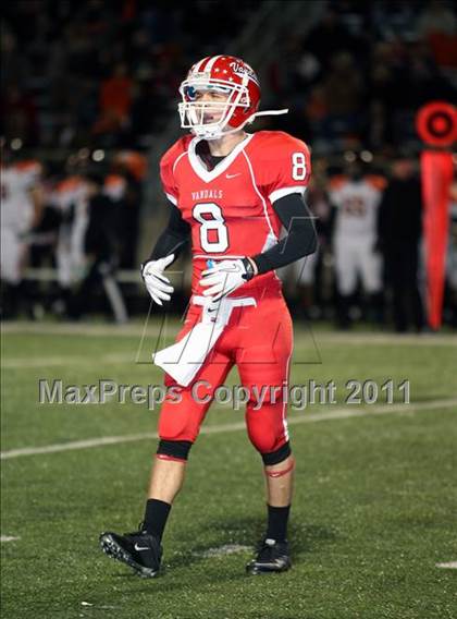 Thumbnail 1 in Van vs. Gilmer (3A Region 2 Area Playoffs) photogallery.