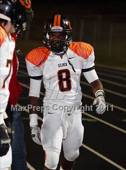 Thumbnail 2 in Van vs. Gilmer (3A Region 2 Area Playoffs) photogallery.