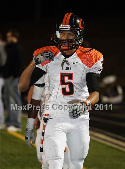 Thumbnail 1 in Van vs. Gilmer (3A Region 2 Area Playoffs) photogallery.