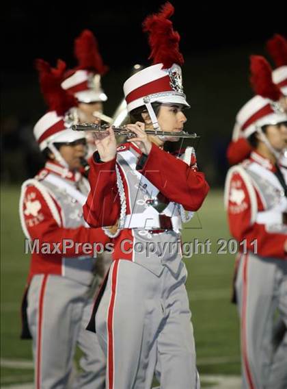 Thumbnail 2 in Van vs. Gilmer (3A Region 2 Area Playoffs) photogallery.