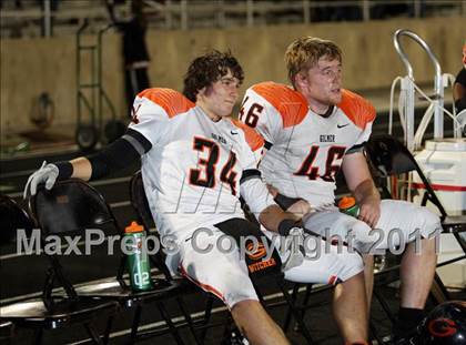 Thumbnail 1 in Van vs. Gilmer (3A Region 2 Area Playoffs) photogallery.
