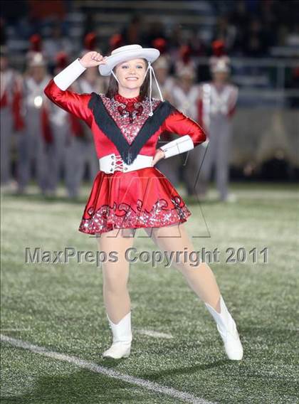 Thumbnail 2 in Van vs. Gilmer (3A Region 2 Area Playoffs) photogallery.