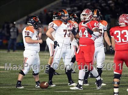 Thumbnail 2 in Van vs. Gilmer (3A Region 2 Area Playoffs) photogallery.