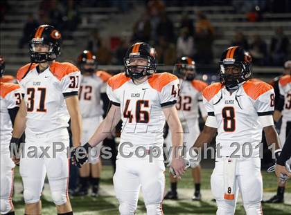 Thumbnail 2 in Van vs. Gilmer (3A Region 2 Area Playoffs) photogallery.