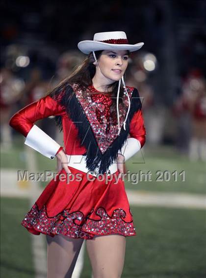 Thumbnail 3 in Van vs. Gilmer (3A Region 2 Area Playoffs) photogallery.