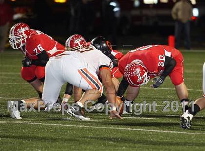Thumbnail 2 in Van vs. Gilmer (3A Region 2 Area Playoffs) photogallery.