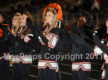 Thumbnail 2 in Van vs. Gilmer (3A Region 2 Area Playoffs) photogallery.